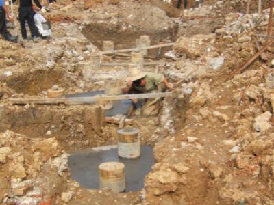 湖南金石基礎(chǔ)工程有限公司,旋挖樁施工,預(yù)應(yīng)力管樁施工,人工挖孔樁施工,沖孔樁施工,長螺旋灌注樁施工,基坑支護工程施工,錨桿錨索施工,冠梁、腰梁施工,地基強夯處理工程,廠房及道路地基強夯處理工程,高速公路地基強夯加固處理,物流園港口地坪地基強夯工程,各種綜合市場（3—6房）房屋建筑地基基礎(chǔ)處理,鐵路（含高鐵）路基加固工程,機場跑道地基加固處理工程