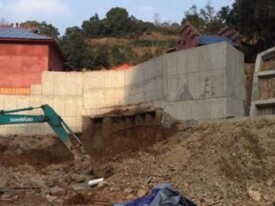 湖南金石基礎(chǔ)工程有限公司,旋挖樁施工,預(yù)應(yīng)力管樁施工,人工挖孔樁施工,沖孔樁施工,長螺旋灌注樁施工,基坑支護工程施工,錨桿錨索施工,冠梁、腰梁施工,地基強夯處理工程,廠房及道路地基強夯處理工程,高速公路地基強夯加固處理,物流園港口地坪地基強夯工程,各種綜合市場（3—6房）房屋建筑地基基礎(chǔ)處理,鐵路（含高鐵）路基加固工程,機場跑道地基加固處理工程