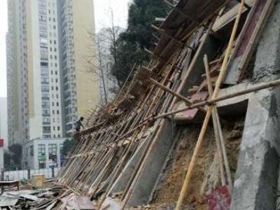 湖南金石基礎(chǔ)工程有限公司,旋挖樁施工,預(yù)應(yīng)力管樁施工,人工挖孔樁施工,沖孔樁施工,長螺旋灌注樁施工,基坑支護工程施工,錨桿錨索施工,冠梁、腰梁施工,地基強夯處理工程,廠房及道路地基強夯處理工程,高速公路地基強夯加固處理,物流園港口地坪地基強夯工程,各種綜合市場（3—6房）房屋建筑地基基礎(chǔ)處理,鐵路（含高鐵）路基加固工程,機場跑道地基加固處理工程