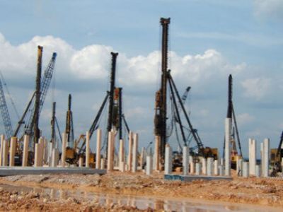 湖南金石基礎(chǔ)工程有限公司,旋挖樁施工,預(yù)應(yīng)力管樁施工,人工挖孔樁施工,沖孔樁施工,長(zhǎng)螺旋灌注樁施工,基坑支護(hù)工程施工,錨桿錨索施工,冠梁、腰梁施工,地基強(qiáng)夯處理工程,廠房及道路地基強(qiáng)夯處理工程,高速公路地基強(qiáng)夯加固處理,物流園港口地坪地基強(qiáng)夯工程,各種綜合市場(chǎng)（3—6房）房屋建筑地基基礎(chǔ)處理,鐵路（含高鐵）路基加固工程,機(jī)場(chǎng)跑道地基加固處理工程