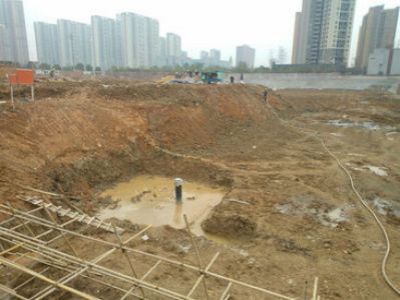 湖南金石基礎(chǔ)工程有限公司,旋挖樁施工,預(yù)應(yīng)力管樁施工,人工挖孔樁施工,沖孔樁施工,長螺旋灌注樁施工,基坑支護(hù)工程施工,錨桿錨索施工,冠梁、腰梁施工,地基強(qiáng)夯處理工程,廠房及道路地基強(qiáng)夯處理工程,高速公路地基強(qiáng)夯加固處理,物流園港口地坪地基強(qiáng)夯工程,各種綜合市場（3—6房）房屋建筑地基基礎(chǔ)處理,鐵路（含高鐵）路基加固工程,機(jī)場跑道地基加固處理工程