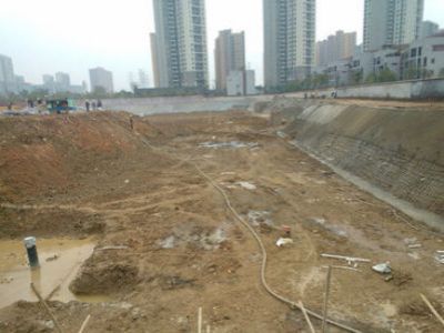 湖南金石基礎(chǔ)工程有限公司,旋挖樁施工,預(yù)應(yīng)力管樁施工,人工挖孔樁施工,沖孔樁施工,長螺旋灌注樁施工,基坑支護(hù)工程施工,錨桿錨索施工,冠梁、腰梁施工,地基強(qiáng)夯處理工程,廠房及道路地基強(qiáng)夯處理工程,高速公路地基強(qiáng)夯加固處理,物流園港口地坪地基強(qiáng)夯工程,各種綜合市場（3—6房）房屋建筑地基基礎(chǔ)處理,鐵路（含高鐵）路基加固工程,機(jī)場跑道地基加固處理工程