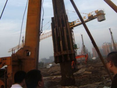 湖南金石基礎(chǔ)工程有限公司,旋挖樁施工,預(yù)應(yīng)力管樁施工,人工挖孔樁施工,沖孔樁施工,長(zhǎng)螺旋灌注樁施工,基坑支護(hù)工程施工,錨桿錨索施工,冠梁、腰梁施工,地基強(qiáng)夯處理工程,廠房及道路地基強(qiáng)夯處理工程,高速公路地基強(qiáng)夯加固處理,物流園港口地坪地基強(qiáng)夯工程,各種綜合市場(chǎng)（3—6房）房屋建筑地基基礎(chǔ)處理,鐵路（含高鐵）路基加固工程,機(jī)場(chǎng)跑道地基加固處理工程