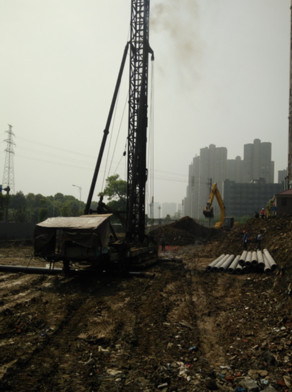 湖南金石基礎(chǔ)工程有限公司,旋挖樁施工,預應力管樁施工,人工挖孔樁施工,沖孔樁施工,長螺旋灌注樁施工,基坑支護工程施工,錨桿錨索施工,冠梁、腰梁施工,地基強夯處理工程,廠房及道路地基強夯處理工程,高速公路地基強夯加固處理,物流園港口地坪地基強夯工程,各種綜合市場（3—6房）房屋建筑地基基礎(chǔ)處理,鐵路（含高鐵）路基加固工程,機場跑道地基加固處理工程