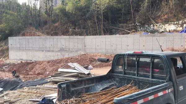 湖南金石基礎(chǔ)工程有限公司,旋挖樁施工,預(yù)應(yīng)力管樁施工,人工挖孔樁施工,沖孔樁施工,長(zhǎng)螺旋灌注樁施工,基坑支護(hù)工程施工,錨桿錨索施工,冠梁、腰梁施工,地基強(qiáng)夯處理工程,廠房及道路地基強(qiáng)夯處理工程,高速公路地基強(qiáng)夯加固處理,物流園港口地坪地基強(qiáng)夯工程,各種綜合市場(chǎng)（3—6房）房屋建筑地基基礎(chǔ)處理,鐵路（含高鐵）路基加固工程,機(jī)場(chǎng)跑道地基加固處理工程