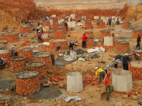 湖南金石基礎(chǔ)工程有限公司,旋挖樁施工,預(yù)應(yīng)力管樁施工,人工挖孔樁施工,沖孔樁施工,長螺旋灌注樁施工,基坑支護(hù)工程施工,錨桿錨索施工,冠梁、腰梁施工,地基強(qiáng)夯處理工程,廠房及道路地基強(qiáng)夯處理工程,高速公路地基強(qiáng)夯加固處理,物流園港口地坪地基強(qiáng)夯工程,各種綜合市場（3—6房）房屋建筑地基基礎(chǔ)處理,鐵路（含高鐵）路基加固工程,機(jī)場跑道地基加固處理工程