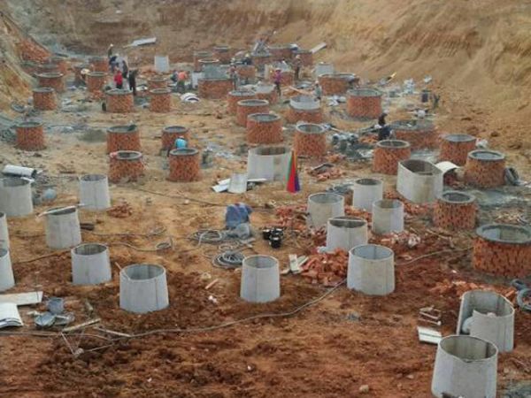 湖南金石基礎(chǔ)工程有限公司,旋挖樁施工,預(yù)應(yīng)力管樁施工,人工挖孔樁施工,沖孔樁施工,長螺旋灌注樁施工,基坑支護(hù)工程施工,錨桿錨索施工,冠梁、腰梁施工,地基強(qiáng)夯處理工程,廠房及道路地基強(qiáng)夯處理工程,高速公路地基強(qiáng)夯加固處理,物流園港口地坪地基強(qiáng)夯工程,各種綜合市場（3—6房）房屋建筑地基基礎(chǔ)處理,鐵路（含高鐵）路基加固工程,機(jī)場跑道地基加固處理工程